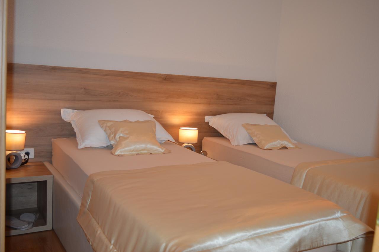 Blue Lake Luxury Rooms Grabovica Exteriör bild